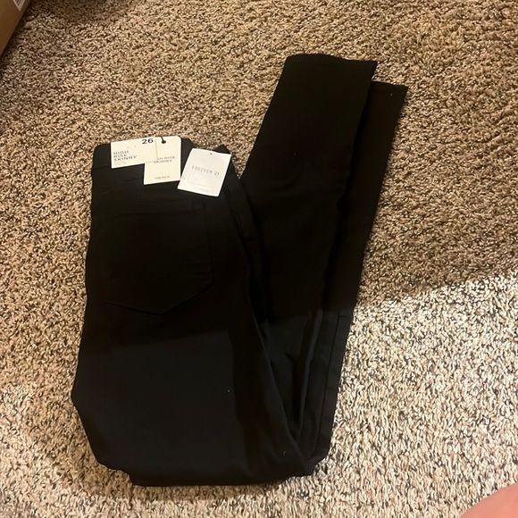 Forever 21 Black High Rise Skinny Jeans (brand new) - Picture 2 of 5